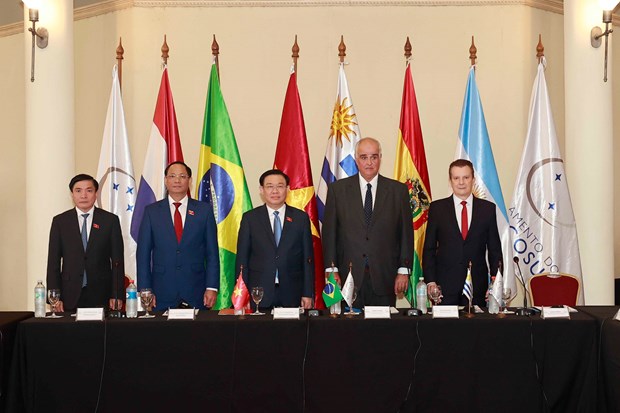 Novo marco nas relações entre Vietnã e Cuba, Argentina e Uruguai hinh anh 3