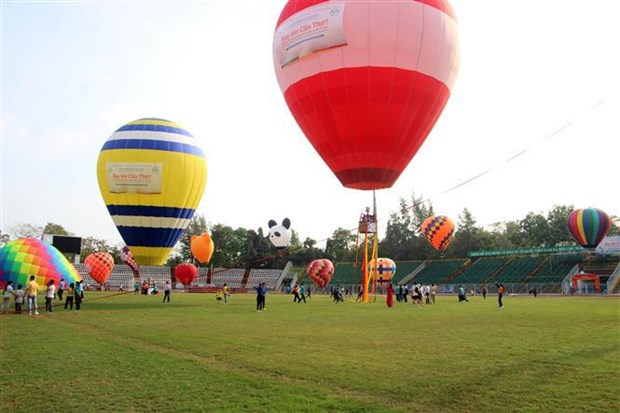 Ciudad vietnamita busca estimular turismo con festival de globos aerostaticos hinh anh 1
