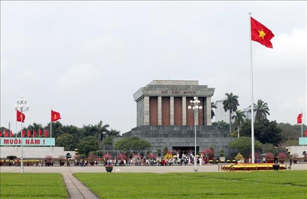 Mas de 52 mil personas visitan Mausoleo de Ho Chi Minh en tres dias feriados hinh anh 1