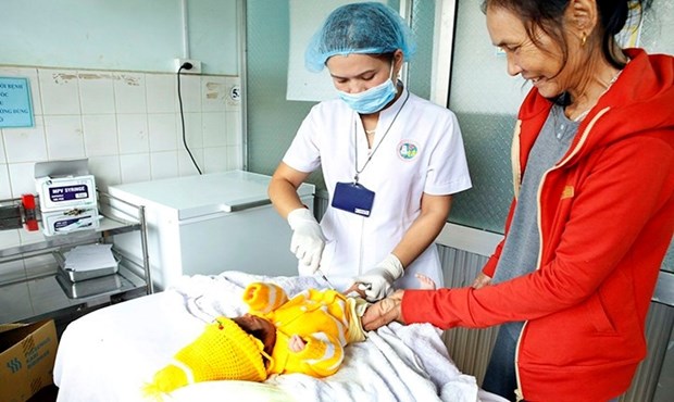 Semana Mundial de Inmunizacion alienta a Vietnam a ponerse al dia con vacunas infantiles hinh anh 1