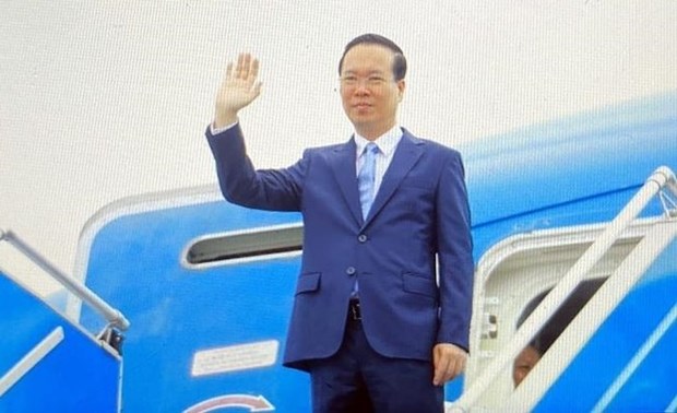 Presidente de Vietnam parte hacia Reino Unido para coronacion del rey Carlos III hinh anh 1