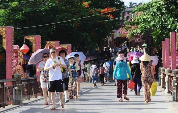 Turismo de Vietnam ingresa mas de mil millones de dolares durante asueto hinh anh 1