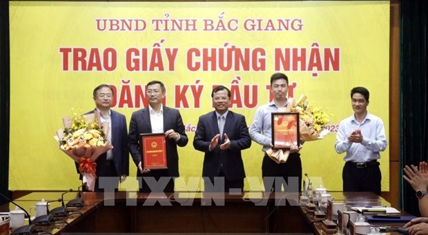 Provincia vietnamita de Bac Giang otorga licencias a proyectos millonarios hinh anh 1