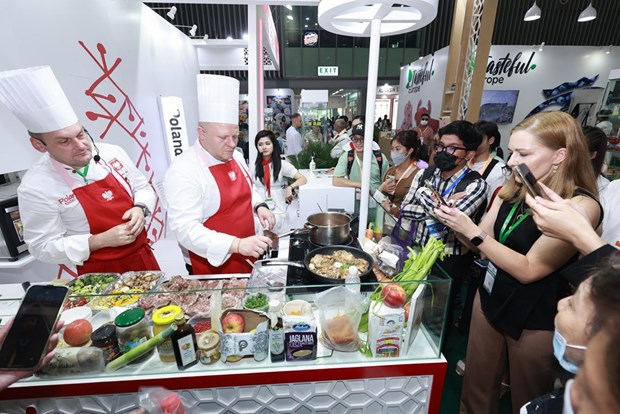 Organizaran exposicion internacional de alimentos y bebidas de Vietnam hinh anh 1