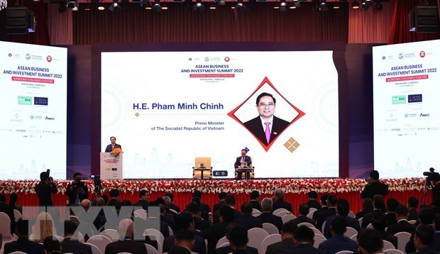 Vietnam contribuye activamente a las prioridades economicas de ASEAN hinh anh 1
