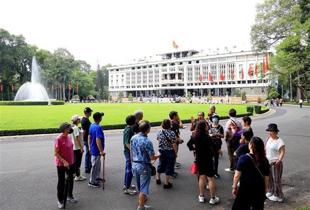 Vietnam continua captando interes de turistas extranjeros hinh anh 2