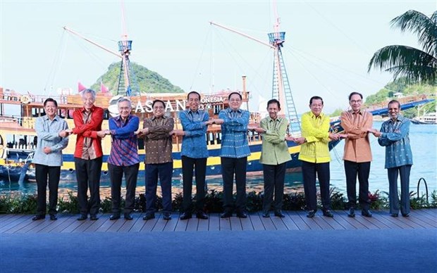 Canciller vietnamita destaca esfuerzos de ASEAN por intereses de pobladores hinh anh 1