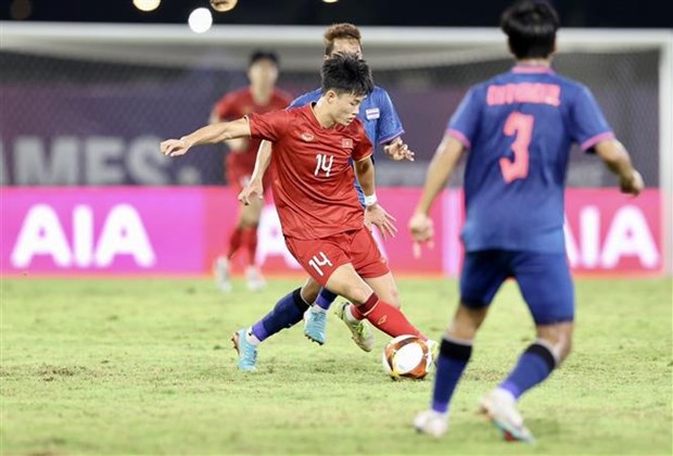 SEA Games 32: Vietnam empata 1-1 con Tailandia y enfrentara a Indonesia en semifinales hinh anh 1