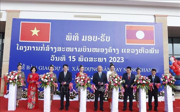 Vietnam entrega aeropuerto de Nong Khang a Laos hinh anh 1