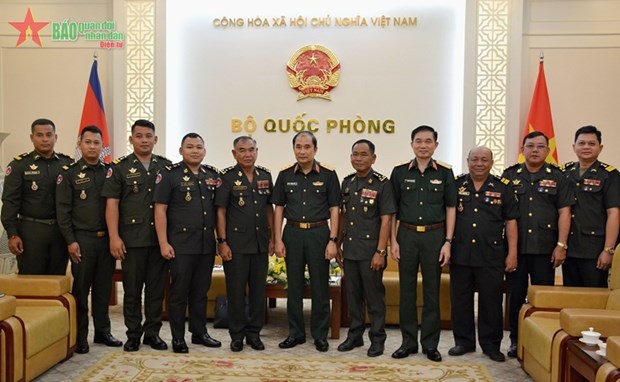 Vietnam otorga gran importancia a las relaciones con Camboya hinh anh 1