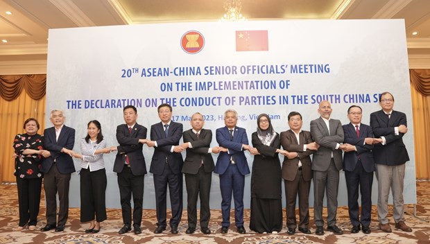 ASEAN y China debaten sobre implementacion de DOC hinh anh 1