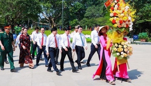 Celebran numerosas actividades para rendir homenaje al Presidente Ho Chi Minh hinh anh 1