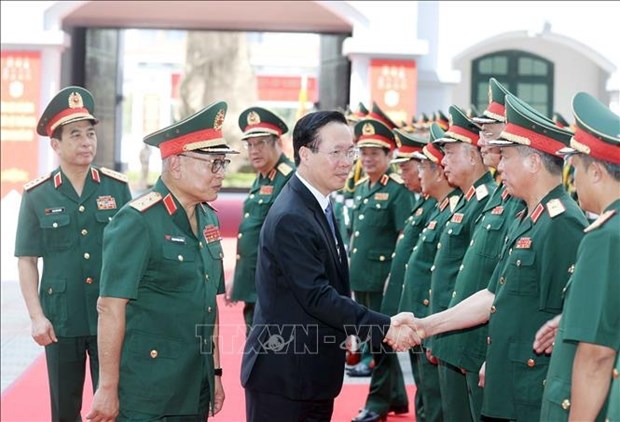 Presidente vietnamita enaltece meritos del sector de inteligencia de defensa hinh anh 2
