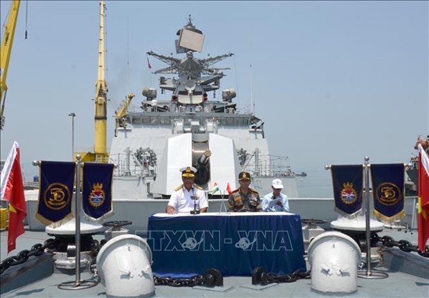 Barcos de la Armada india visitan la ciudad vietnamita de Da Nang hinh anh 1