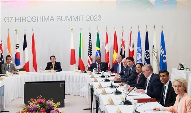 Premier asiste a sesion sobre la gestion de multiples crisis de Cumbre del G7 hinh anh 1