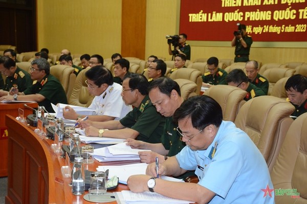 Debaten preparativos para Exposicion Internacional de Defensa de Vietnam 2024 hinh anh 2