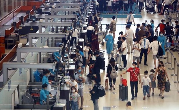 Crece numero de pasajeros en los aeropuertos de Vietnam hinh anh 1