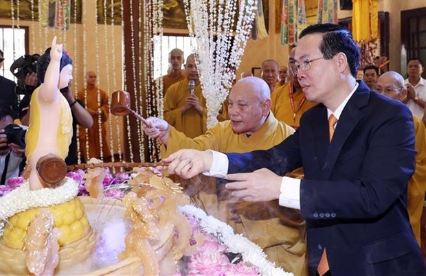 Presidente de Vietnam felicita a comunidad budista por el Vesak 2567 hinh anh 1