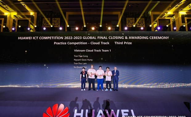 Estudiantes vietnamitas ganan premio en Competencia Mundial de TIC hinh anh 1
