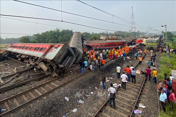 Envia Vietnam condolencias a la India por grave accidente ferroviario hinh anh 1