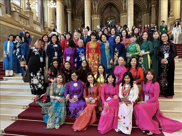 Fórum de mulheres vietnamitas na Europa inaugurado 2023 hinh anh 2