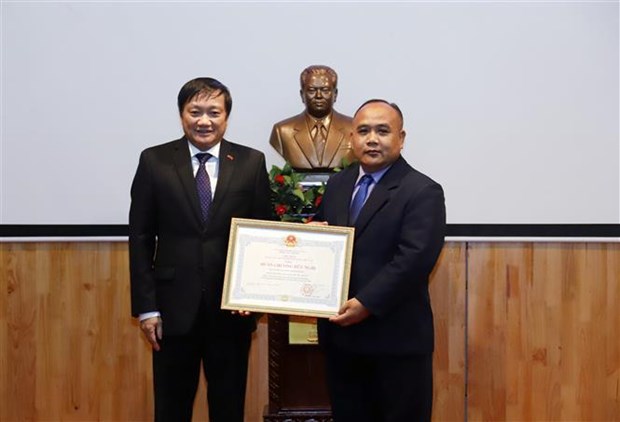 Vietnam otorga Orden de la Amistad al Museo laosiano Kaysone Phomvihane hinh anh 1
