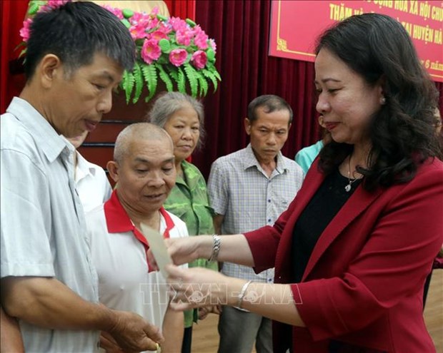 Vicepresidenta vietnamita visita provincia de Cao Bang hinh anh 1