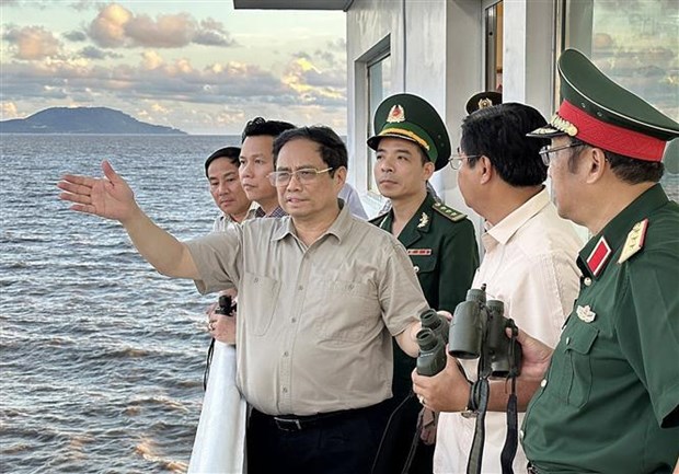 Premier realiza inspeccion en zonas de erosion en delta del Mekong hinh anh 1
