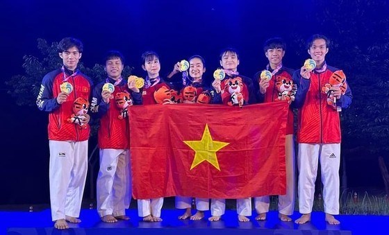 Vietnam conquista oro en Campeonato Mundial de Demostracion de Taekwondo hinh anh 1