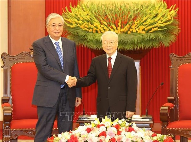 Maximo dirigente vietnamita recibe al presidente kazajo hinh anh 1