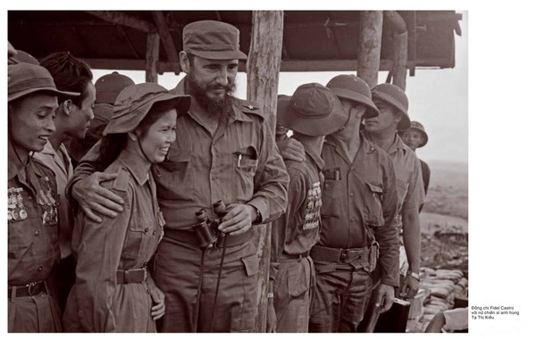 Presentan libro “Fidel Castro - Nuestra Sangre Por Vietnam” hinh anh 2