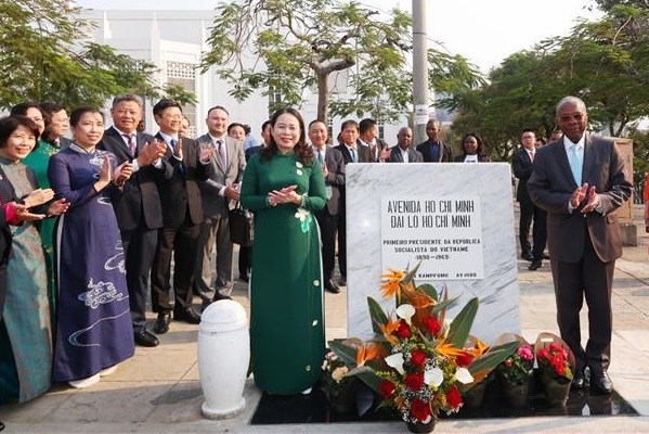 Vicepresidenta de Vietnam continua visita en Mozambique hinh anh 1