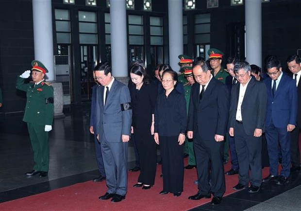 Realizan funeral de alto nivel a coronel general Nguyen Chi Vinh hinh anh 2