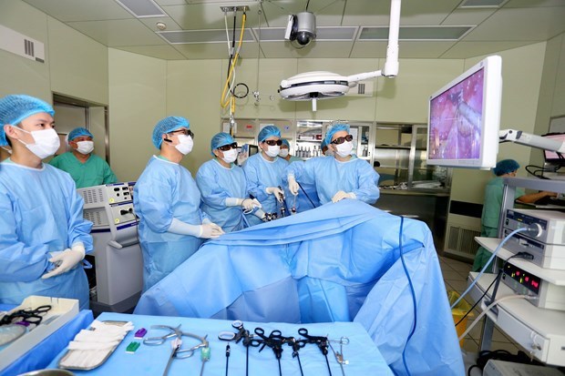 Hospital vietnamita gana primer premio en concurso de cirujanos colorrectales de ASEAN hinh anh 1