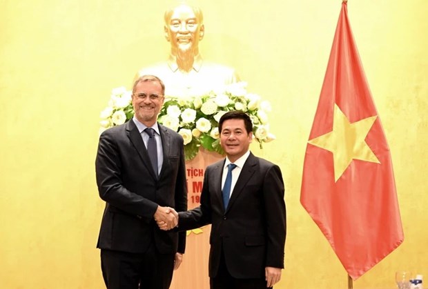 Vietnam y Francia impulsan cooperacion en respuesta al cambio climatico hinh anh 1