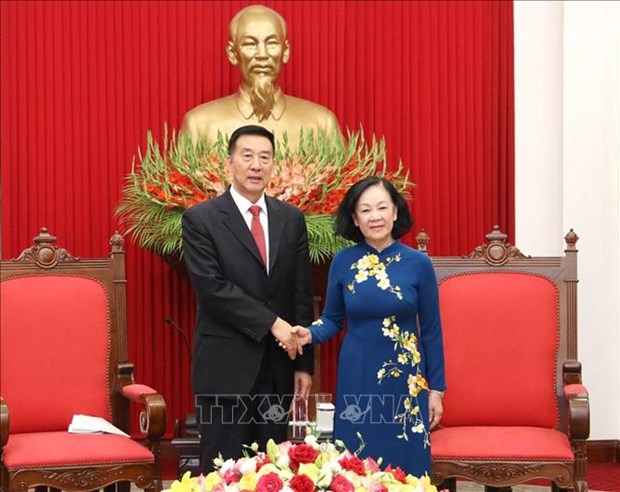 China, un socio prioritario en politica exterior de Vietnam hinh anh 1