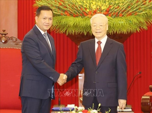 Maximo dirigente partidista de Vietnam recibe a premier camboyano hinh anh 1