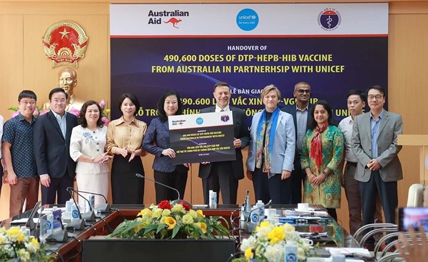 Australia suministra a Vietnam 490 mil 600 dosis de vacuna pentavalente hinh anh 1