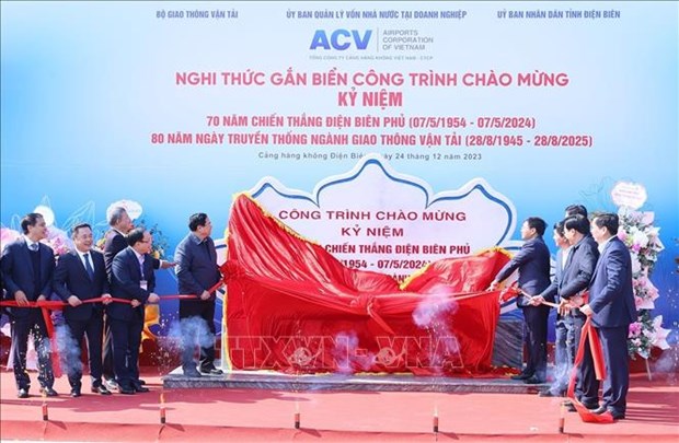 Primeiro-ministro vietnamita participa da inauguração de quatro grandes obras de transporte hinh anh 5