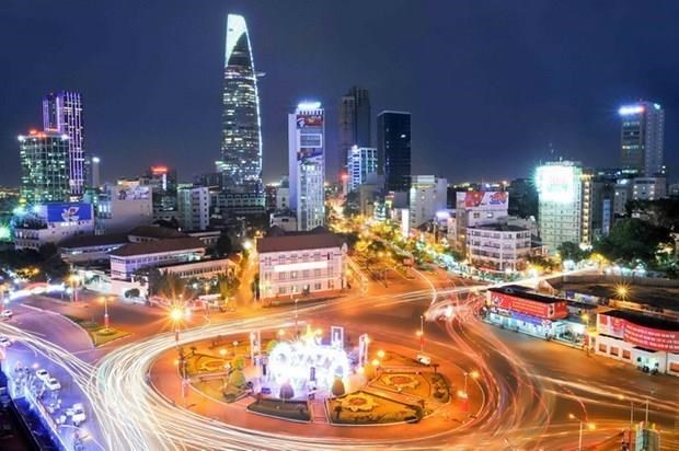 Economia de Ciudad Ho Chi Minh podria crecer 8% en 2024, segun informe hinh anh 1