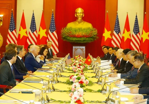 2023- Ano exitoso de la diplomacia vietnamita hinh anh 1