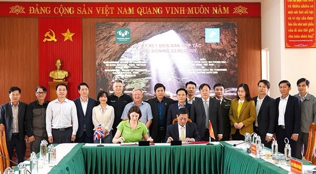Impulsan cooperacion Vietnam - Reino Unido en turismo de exploracion de cuevas hinh anh 1