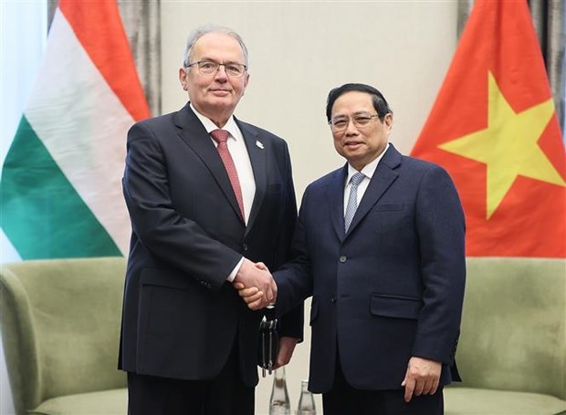 Primer ministro de Vietnam concluye visita a Hungria hinh anh 2