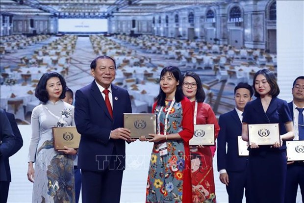 Gana Vietnam premios de turismo de ASEAN 2024 hinh anh 1