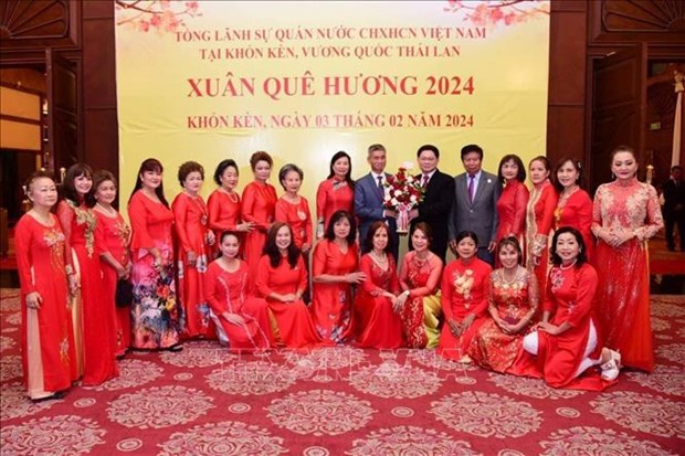 Comunidad de vietnamitas en ultramar continuan con celebraciones por Tet hinh anh 1