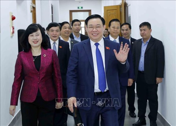 Maximo legislador de Vietnam califica de importante inversion en sector de salud hinh anh 1