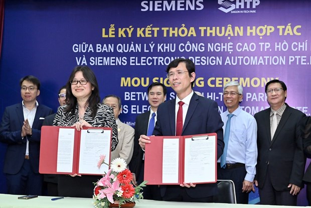 Parque industrial en Ciudad de Ho Chi Minh coopera con Siemens en capacitacion laboral hinh anh 1
