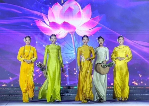 Festival del Ao Dai promueve valor cultural nacional de Vietnam hinh anh 1