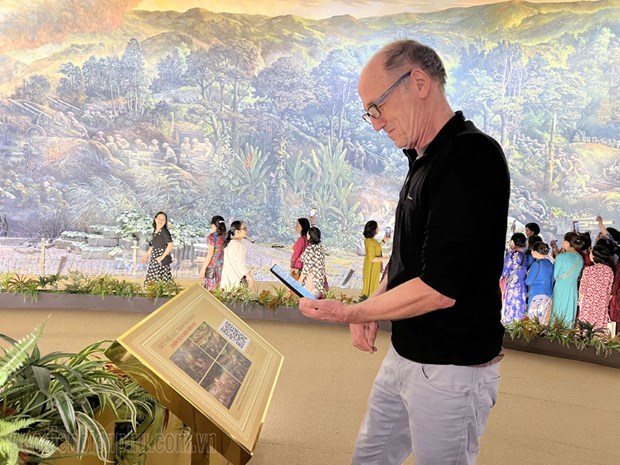Codigo QR presenta pintura panoramica de la historica victoria de Dien Bien Phu hinh anh 1
