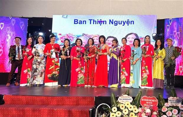 Lanzan concurso de redaccion de poemas sobre mujeres vietnamitas en Ultramar hinh anh 1